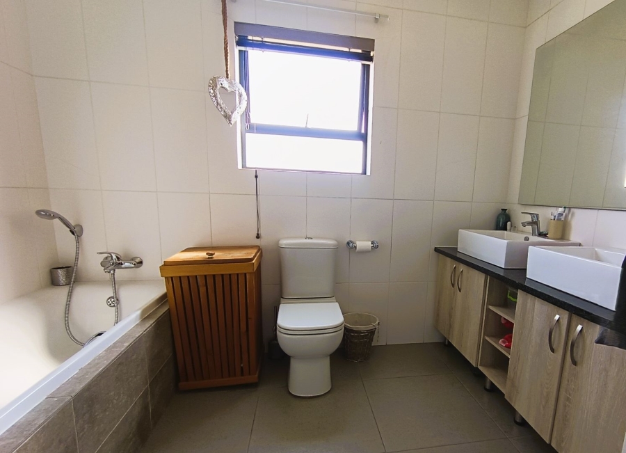 3 Bedroom Property for Sale in Wild Olive Estate Free State
